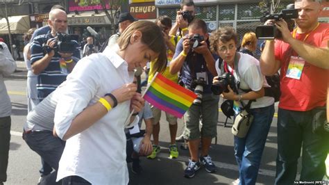 Serbie Ana Brnabic Lesbienne Devenue Premier Ministre Participe La Gay Pride Belgrade