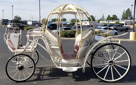 Lot - Luxury Pumpkin Royal Electric Horse Carriage