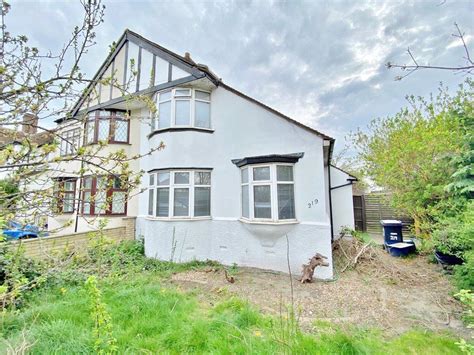 Powder Mill Lane Twickenham Tw2 3 Bed Semi Detached House £1 995