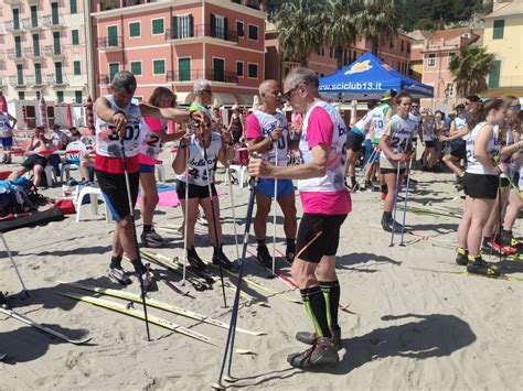 Sci Di Fondo Sulla Spiaggia A Laigueglia Liguria Oggi