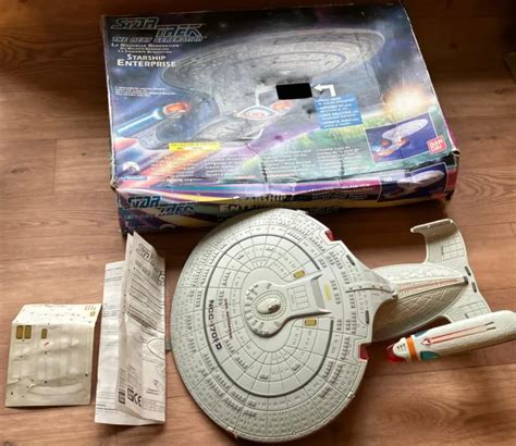 Paramount Pictures Playmates Star Trek Uss Enterprise Ncc D