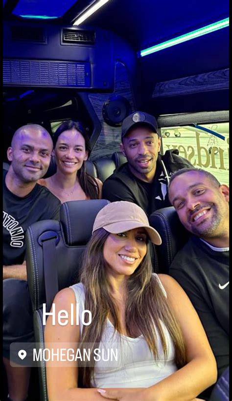 Photo Tony Parker Et Aliz Lim Se Sont Ensuite Envol S Pour Un Moment