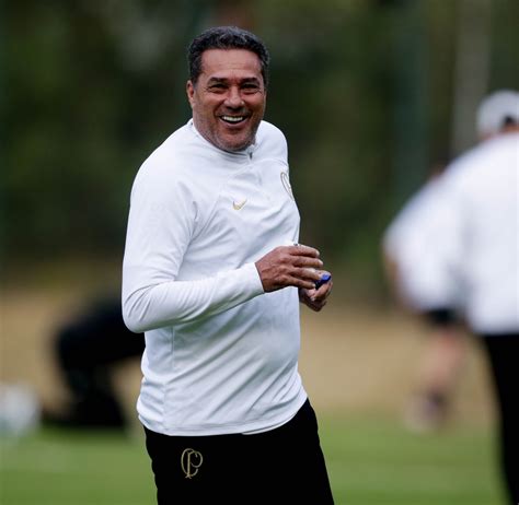 Escalação Corinthians encerra preparação em CT da LDU antes de jogo