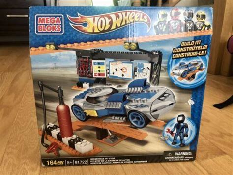 Mega Bloks Hot Wheels Speed Race Pit Stop Brand New