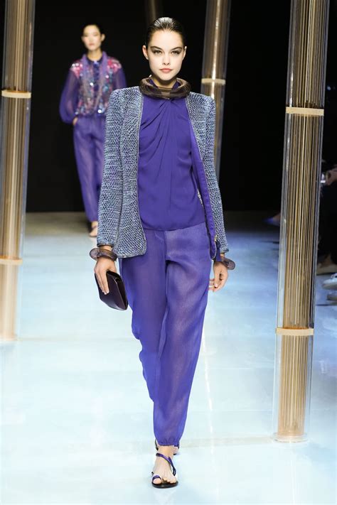 Sfilata Giorgio Armani Primavera Estate 2023 Vestito Abiti Look Foto