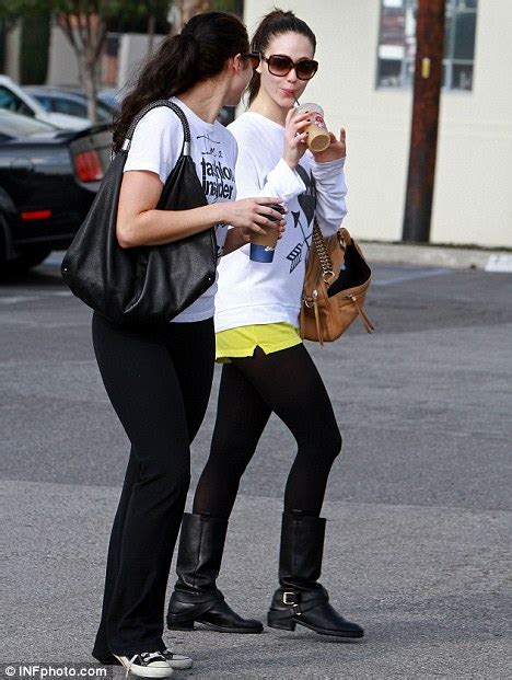 Emmy Rossum Heads To Ballet Class As Racy Sex Scenes Air In U S Shameless Premiere Daily Mail