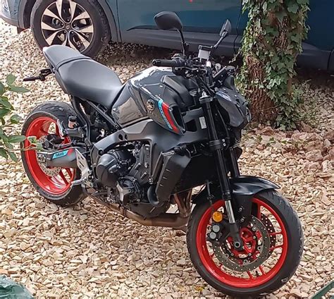 Hello and here's my new toy ! : r/MT09