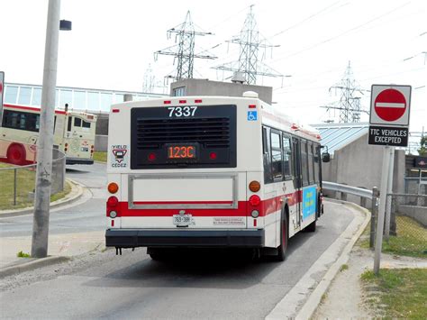 Toronto Transit Commission 7337 ♿ Toronto Transit Commissi Flickr