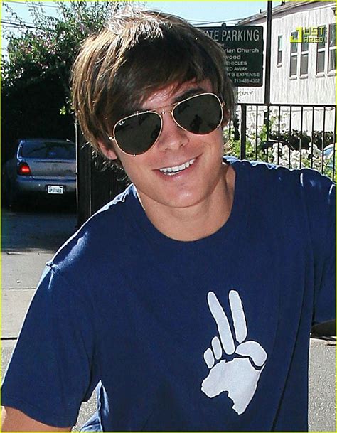 Zac Efron Showered With Flowers From Paparazzi Zac Efron Photo