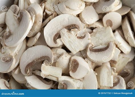 Champignon Coup En Tranches Au Soleil Photo Stock Image Du Petit