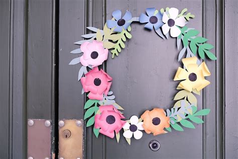 Decorare Con I Fiori Di Carta Fai Da Te Corona Porta Zigzagmom Zigzagmag