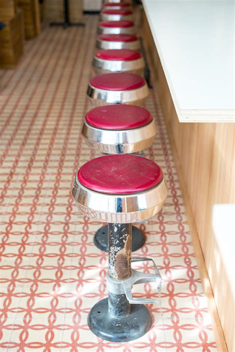 Look Around Pies 'n' Thighs Brand Spanking New Lunch Counter on Canal