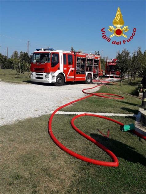 Ricovero Attrezzi In Fiamme A Casier Proprietario Gravemente Ustionato