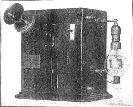 File:First vacuum tube AM radio transmitter.jpg - Wikimedia Commons