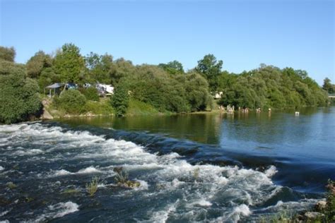 Les Ours Montbarrey Avec Piscine Jura Tourisme