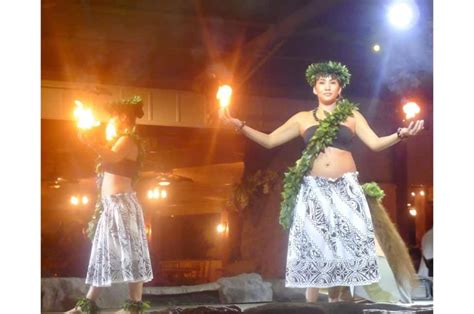 Review Of Kauai S Luau Kalamaku At Kilohana Plantation Polynesian Show