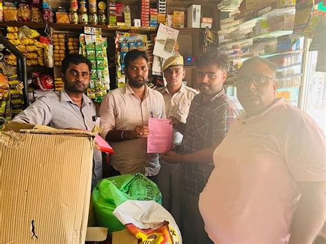 7 Shopkeepers Invoiced For Selling Single Use Plastic सिंगल यूज