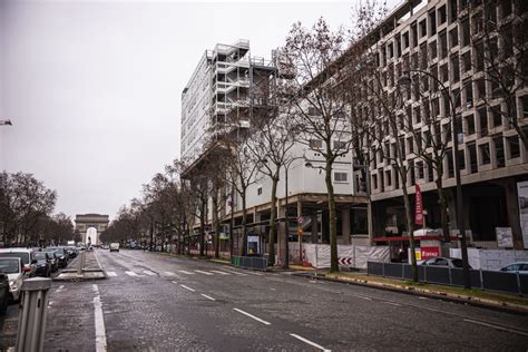 Déconstruction de l ancien siège PSA pour sa réhabilitation avenue de