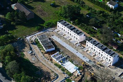 Werneuchen Von Oben Neubau Wohngebiet Einer Reihenhaus Siedlung In