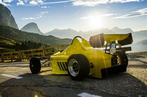 Антикризисный автопром: 5 самых дешевых в мире автомобилей
