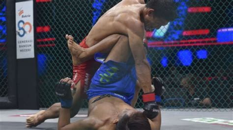 Duel Ketat 3 Ronde Irfan Aruan Habisi Jeckie Jhon Di One Pride MMA