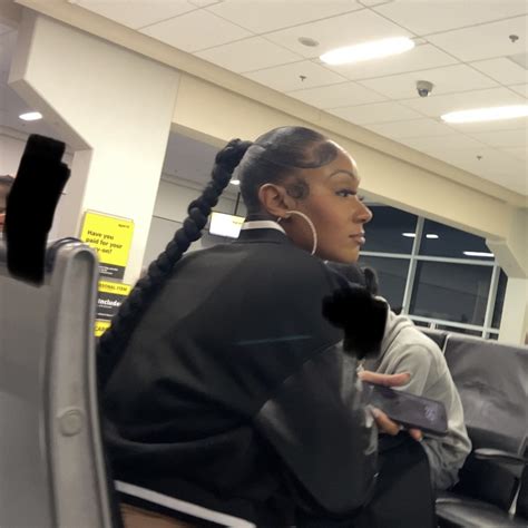 Light Skin Shorty With UNBELIEVABLE ASS Videos Spandex Leggings Yoga Pants Forum