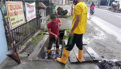 Upaya Dalam Penanganan Banjir Dinas PU Lakukan Normalisasi Drainase Di