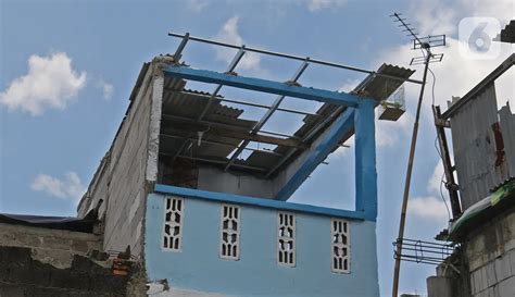 FOTO Kondisi Rumah Rumah Terdampak Puting Beliung Di Kaliabang Bekasi