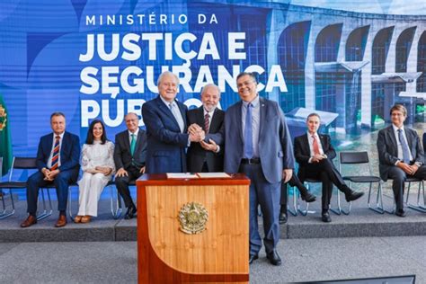 Jornal Correio Lewandowski Toma Posse Como Novo Ministro Da Justi A E