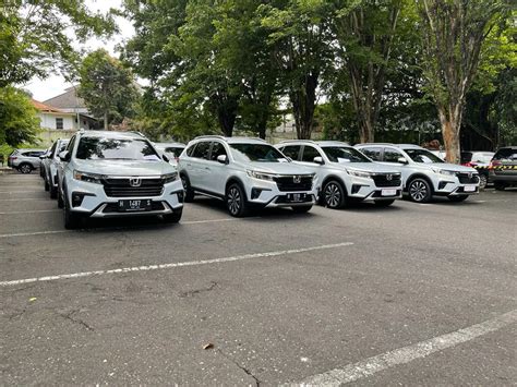 Honda Semarang Center Serahkan All New Br V Kepada Konsumen Jawa Tengah