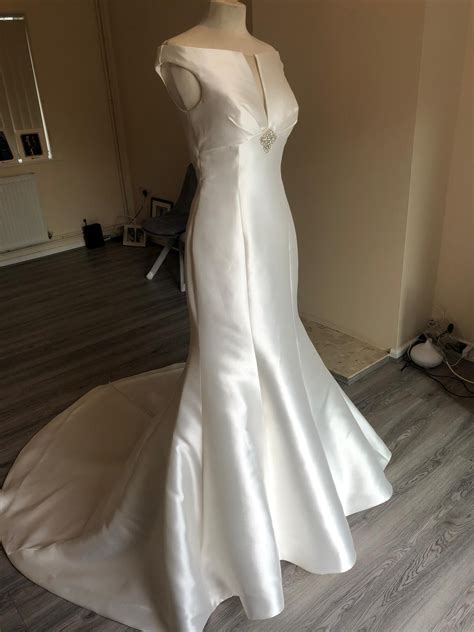 Pronovias Preowned Wedding Dress Save 70% - Stillwhite
