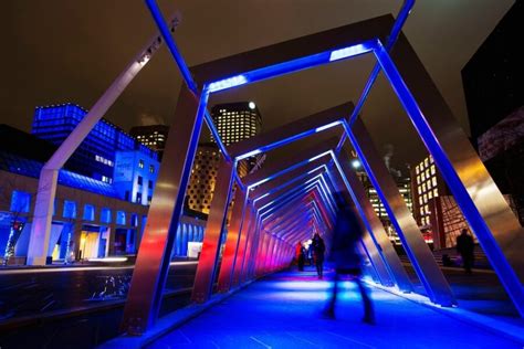 10 Ans De Luminothérapie En 15 Créations à Montréal Au Canada