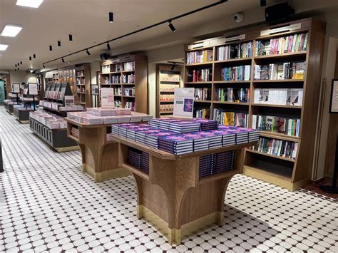 В Доме книги в Петербурге открылся цокольный этаж