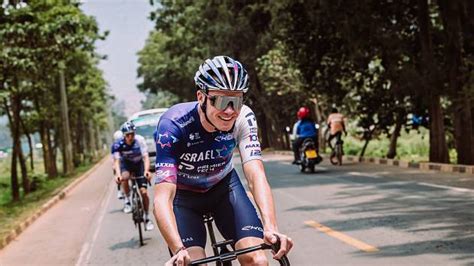 Vítěz Tour de France na závodě v Česku Froome bude finišovat i na