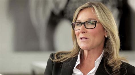 Angela Ahrendts – A Profile in Style