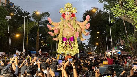 Biggest Mumbai Ganesh Aagman Narepark Parel Cha Raja Aagman