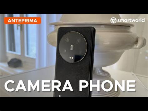 Telefono Con Fotocamera Che Si Alza CuriosaNatura