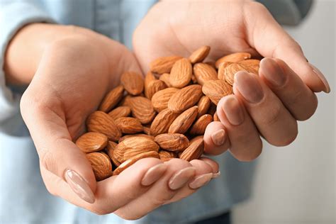 7 Manfaat Kacang Almond Dan Kandungan Gizinya