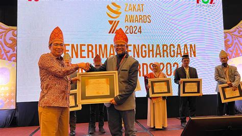 Lmi Raih Dua Penghargaan Bergengsi Dalam Ajang Zakat Awards