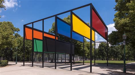 Donald Judd: Minimalist Art as a Way to Make Artwork More Recognizable