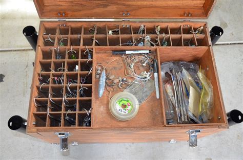 Deluxe Custom Long Range Tackle Box Bloodydecks