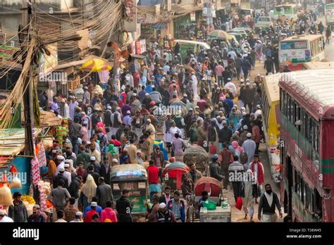 Busy Street With Crowds Of People And Buses Dhaka Bangladesh Stock