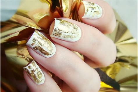 D Co Ongle Avec Feuilles D Or Id Es Pour Cr Er Une Manucure Glamour