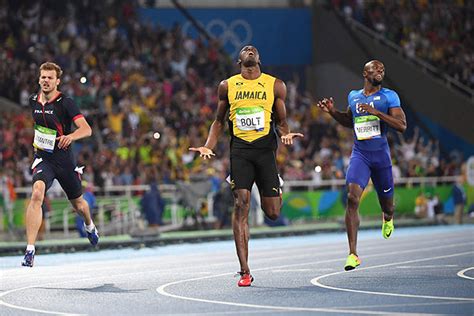 Usain Bolt gana fácilmente en los 200 metros planos y ya suma su octava