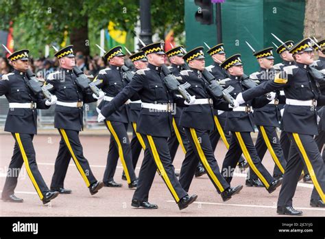 Queens Dragoon Guards Hi Res Stock Photography And Images Alamy