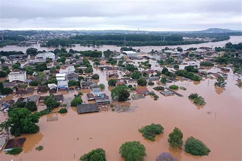 Suman Muertos Y Desaparecidos Por Inundaciones En Brasil