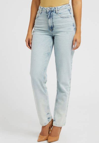 Guess Mom Jeans Tapered Fit Himmelblau Hellblau Zalando Ch