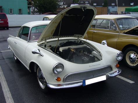 Ein Dkw Auto Union Sp Coupe Gibt Den Blick In Seinen Motorraum