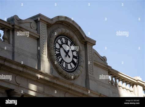 Chicago Clock Hi Res Stock Photography And Images Alamy