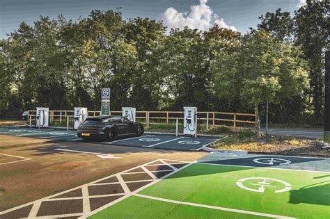 Gridserve First Electric Retail Hub Opens At Dobbies Swindon